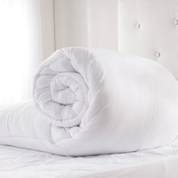 Julian Charles Home Super Soft Microfibre 10.5 Tog Duvet - thumbnail 2