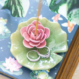 Lily Pad Ceramic Incense & Trinket Dish - Elegant Home Decor - thumbnail 1