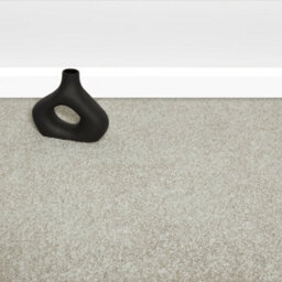 Underfoot Super Soft Saxony Carpet 18mm Deep Pile Luxury Bedroom Lounge Stairs Carpet (Silver Moon) - thumbnail 3