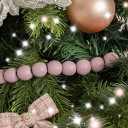 Melody Maison Lilac Purple Wooden Beaded Ball Garland Christmas Decoration - 150Cm (1.5M / 59') - thumbnail 2
