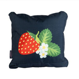 Summerhouse By Navigate Strawberries & Cream 45 X 45Cm Cushion Strawberry