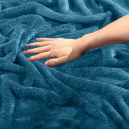 Ameha Fleece Plain Blanket, Lightweight & Reversible Throw For Travel, Bed & Sofa Blanket, Teal Single 130X150Cm - thumbnail 4