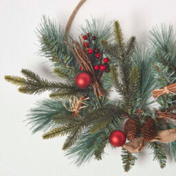 Homescapes Round Metal Hoop Traditional Christmas Wreath - thumbnail 2