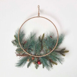 Homescapes Round Metal Hoop Traditional Christmas Wreath - thumbnail 4