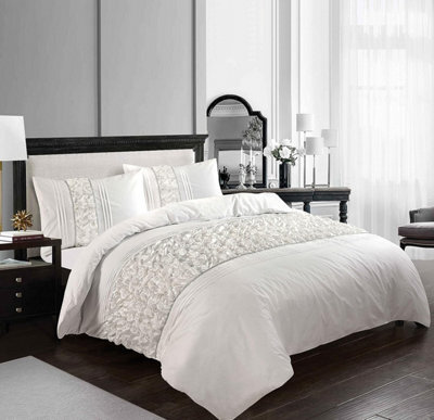 Homes & Linen Ruffled Diamond Lace Sequence Aurora Luxury Bedding Easy Care Polycotton Duvet Cover Set - image 1