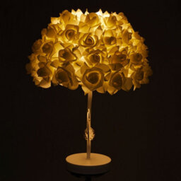 Darphe 40Cm Elegant Rose Shaped Warm Light Led Table Lamp With Metal Heart Shaped Base - thumbnail 4