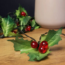 Samuel Alexander Premier 2.8M Holly Garland With Red Berries And 40 Red Leds - thumbnail 6