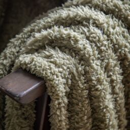 Gallery™ Olive Teddy Fleece Throw (L) 180Cm X (W) 140Cm - thumbnail 5