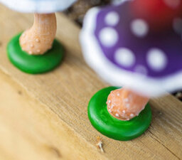 Marco Paul Set Of 2 Resin Multi-Coloured Toadstool Garden Ornament - thumbnail 9