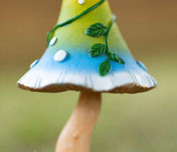 Marco Paul Set Of 2 Resin Multi-Coloured Toadstool Garden Ornament - thumbnail 7