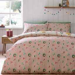 Catherine Lansfield Capybara Christmas Reversible Junior Duvet Cover Set With Pillowcase Cream - thumbnail 2