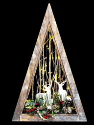 Shatchi B/o Led Wooden Reindeer Scene - Triangle Shape - W36Xd6.5Xh57Cm - thumbnail 2