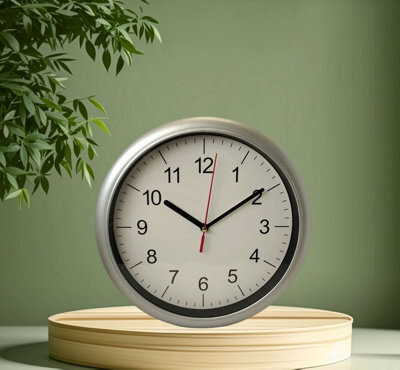 Silver Round Quartz Wall Clock Battery Operated 24Cm Office Minimalistic Clock - image 1