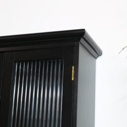 Melody Maison Black Reeded Glass Wall Cabinet - thumbnail 4