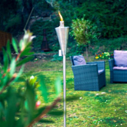 Harbour Housewares 146Cm Metal Garden Torches - Cone - Set Of 2 Silver Outdoor Lighting Oil Fuel Lamp Candle Flame Lantern - thumbnail 5