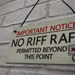 Red Ocean No Riff Raff Friendship Hanging Plaque Funny Pub Club Home Bar Man Cave Shed Gift Sign - thumbnail 7