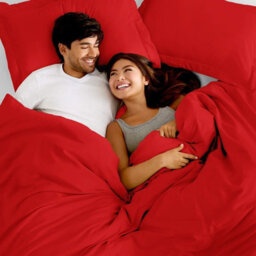 Ameha Plain 3-Piece Duvet Burgundy Quilt Cover Breathable Microfiber Reversible Super King Set With Pillowcase 260 X 220 Cm - thumbnail 3