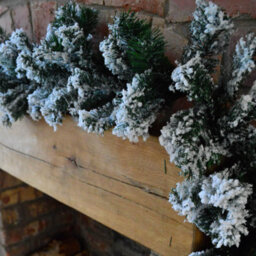 Samuel Alexander Premier 2.7M Snow Flocked Pine Christmas Garland With Glitter Finish - thumbnail 7