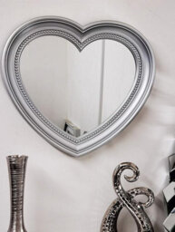 Biznest W-30Cm X H-33.5Cm Heart Shaped Plastic Wall Hanging Bathroom Mirror Stylish Decor Mirror - thumbnail 1
