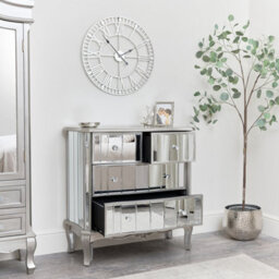Melody Maison Silver Mirrored Chest Of Drawers & Pair Of 3 Drawer Bedside Tables - Tiffany Range - thumbnail 5