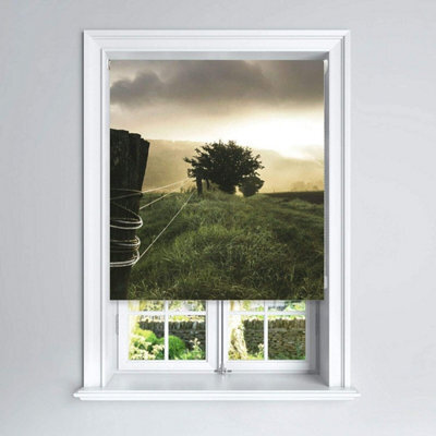 Lister Cartwright Field Design Blackout Roller Blinds Child Safety Included Beautiful Design, 120 X 140 Cm - image 1