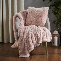 Catherine Lansfield Extra Large Cuddly Deep Pile Faux Fur Family Size Large Blanket Throw Blush Pink - thumbnail 4