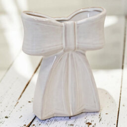 Satchville White Ceramic Bow Vase - thumbnail 2