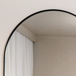Jōbū Jobu Home - Akiko, Full Length Leaner Black Metal Arched Mirror - 160Cm X 60Cm - thumbnail 3