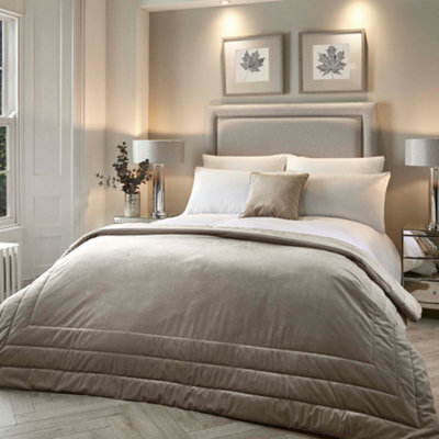 Soirée Melanie Glamorous Natural Velvet Warm Bedspread Throw - image 1