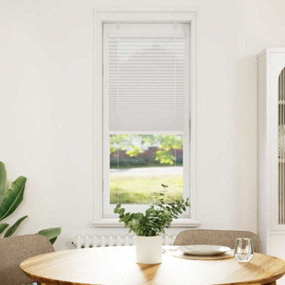 Berkfield Modern Pleated Blind Light Grey 45X150 Cm Fabric Width 44.4 Cm Polyester - image 1