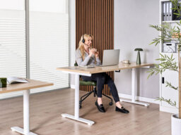 Beliani Manual Adjustable Standing Desk Destinas Light Brown/ White 160 Cm 72 Cm - thumbnail 2