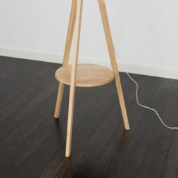 Valuelights Morrigan Natural Wood Shelf Tripod Floor Lamp With Blush Drum Shade And Bulb - thumbnail 7
