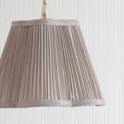 Valuelights Loralei Light Grey Small Pleated Faux Silk Scallop Easy Fit Lamp Shade With Bulb (D)25.5Cm - thumbnail 4