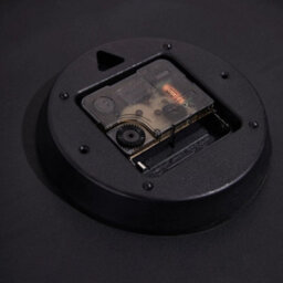 Silent Wall Clock Glow In The Dark Battery - thumbnail 5