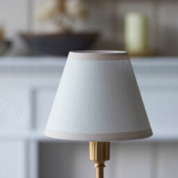Luminosa Lighting Luminosa Burley Rechargeable Brushed Aged Brass Plate Table Lamp With Vintage White Fabric Ivy Shade 16Cm Integrated Led - thumbnail 4