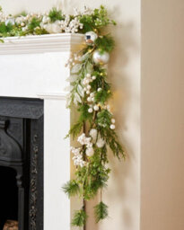 WeRChristmas 9 Ft Pre-Lit White Berry Mixed-Tip Artificial Christmas Garland, 50 Warm White Leds - thumbnail 4