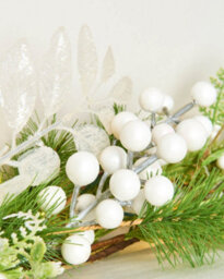 WeRChristmas 9 Ft Pre-Lit White Berry Mixed-Tip Artificial Christmas Garland, 50 Warm White Leds - thumbnail 6