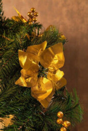 9Ft Pre-Lit Artificial Christmas Garland With Gold Decor - thumbnail 3