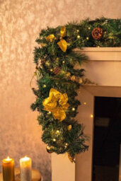 9Ft Pre-Lit Artificial Christmas Garland With Gold Decor - thumbnail 2