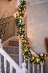 9Ft Pre-Lit Artificial Christmas Garland With Gold Decor - thumbnail 8