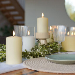 Festive Lights Ember™ Battery Signature Ivory Candle, 12.5Cm - thumbnail 5