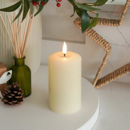 Festive Lights Ember™ Battery Signature Ivory Candle, 12.5Cm - thumbnail 4