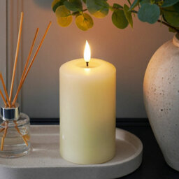 Festive Lights Ember™ Battery Signature Ivory Candle, 12.5Cm - thumbnail 3