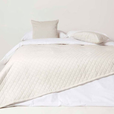 Homescapes Diamond Quilted Cream Velvet Throw - image 1