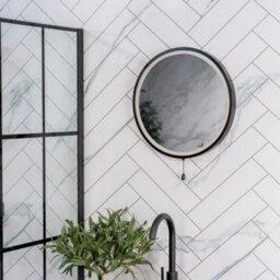 Valuelights Mirror Matte Black Ip44 Rated Round Bathroom Battery Operated 41Cm Mirror Light - thumbnail 3