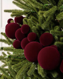 Werchristmas Burgundy Velvet Christmas Bauble Garland 9 Ft, 84 Shatterproof Baubles - thumbnail 3