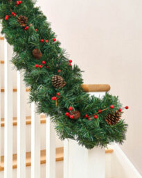 Werchristmas Extra-Thick Mixed Pine Artificial Christmas Garland 9 Ft With Pinecones And Berries - thumbnail 4