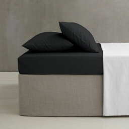 Catherine Lansfield Bedroom Easy Iron Percale Combed Fitted Sheet 25Cm Depth Black