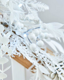 Werchristmas White Pre-Lit Garland With Pinecones And Berries 9 Ft - thumbnail 6