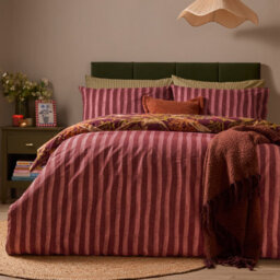 furn. Furn Nya Woodland Reversible Printed Duvet Cover Set, Burgundy, Super King - thumbnail 2
